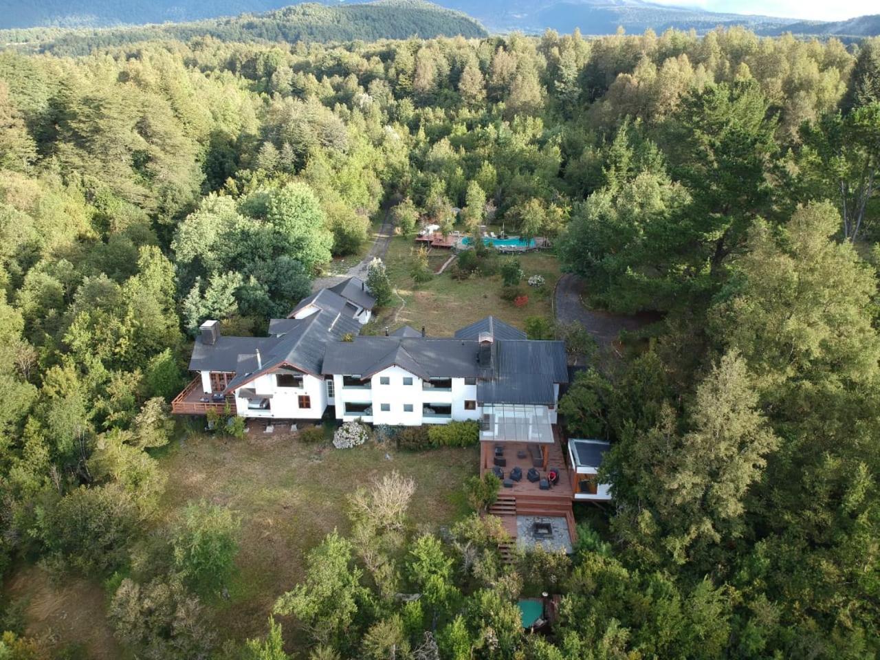 Bambu Lodge Pucon Exterior photo